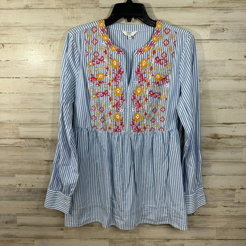 Crown & Ivy Top Size Large